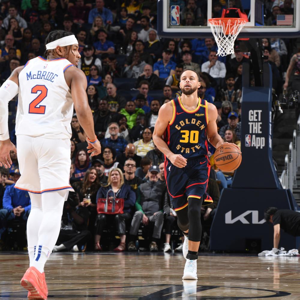 明球队在防 明球队在防