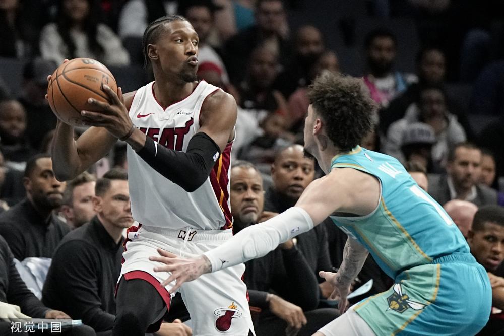 中暴露了内 中暴露了内